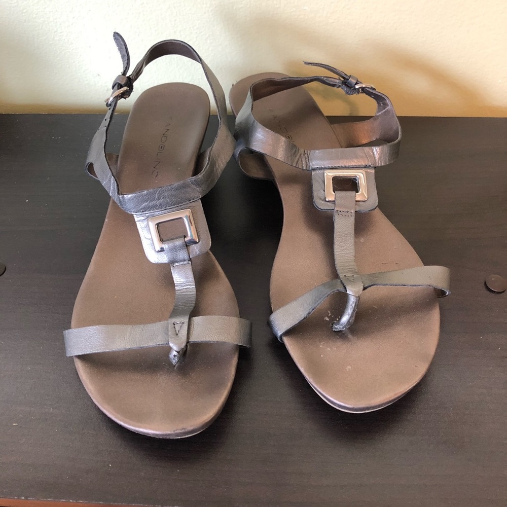 Bandolino Pewter sandals Sz 7.5